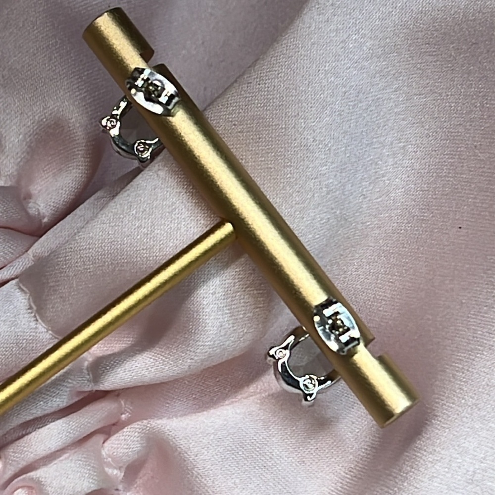 🦢SWAROVSKI STUDS 🦢 - Picture 4 of 9